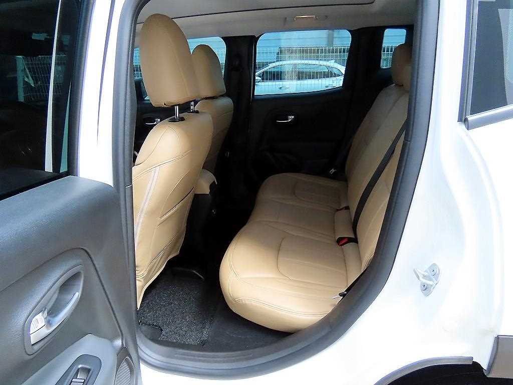 Jeep Renegade — photo 08