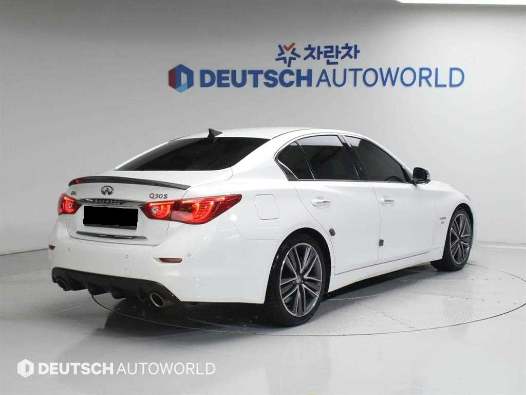 Infiniti Q50 — photo 02