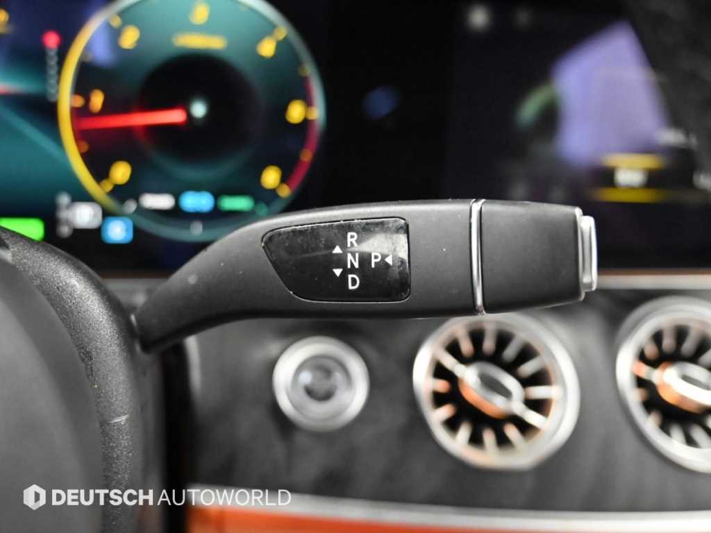 Mercedes-Benz CLS-Class — photo 09