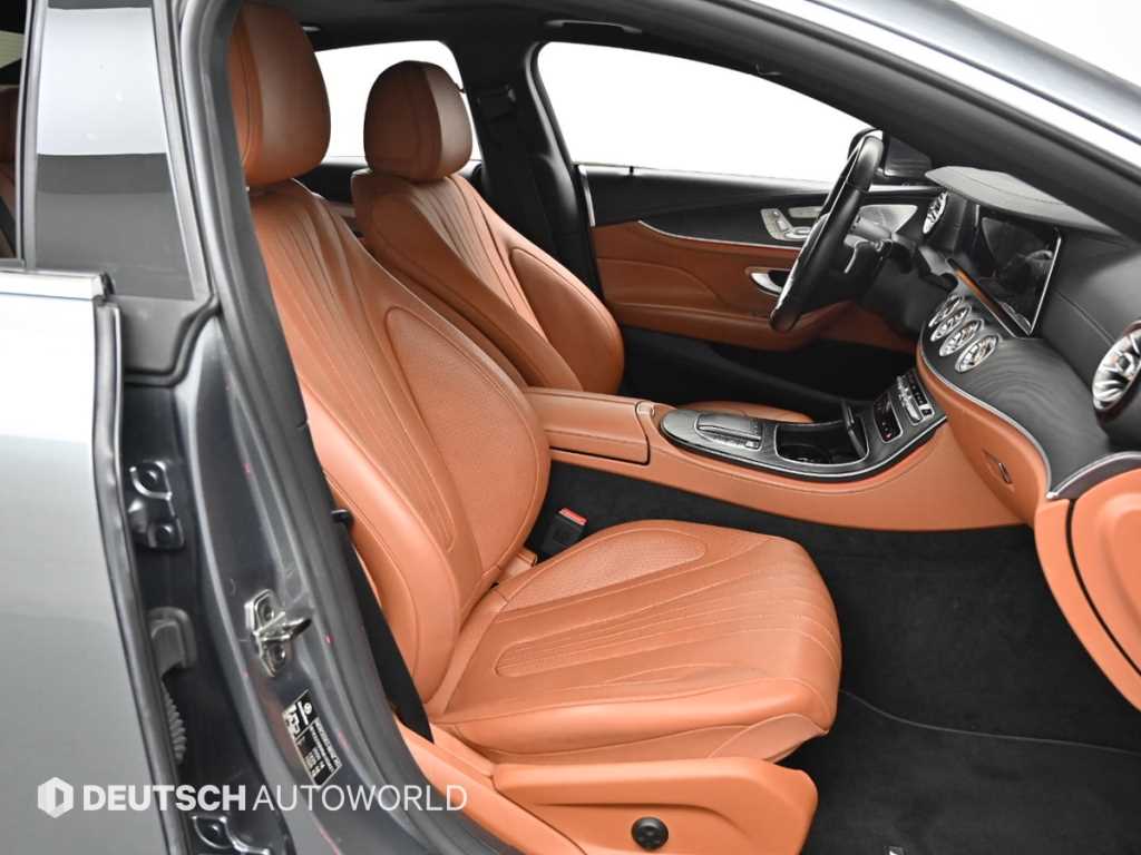 Mercedes-Benz CLS-Class — photo 10
