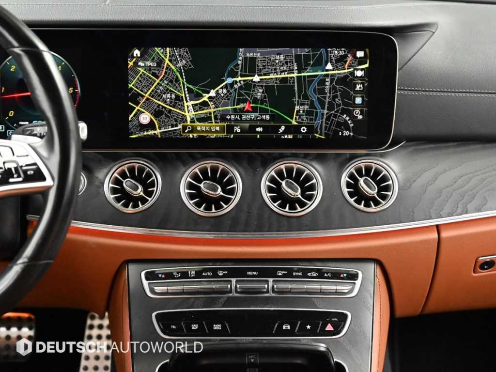 Mercedes-Benz CLS-Class — photo 14