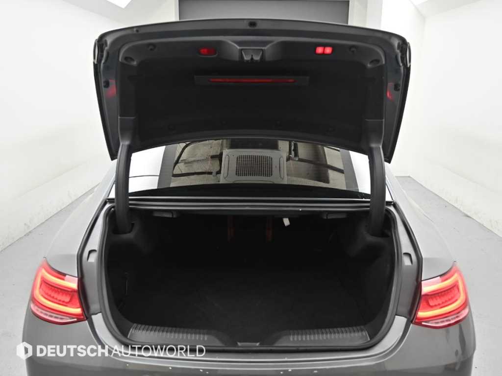 Mercedes-Benz CLS-Class — photo 19