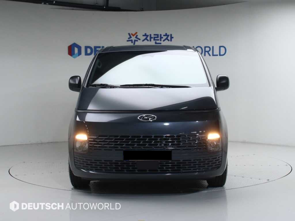 Hyundai Staria — photo 03