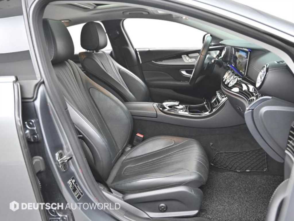 Mercedes-Benz CLS-Class — photo 10