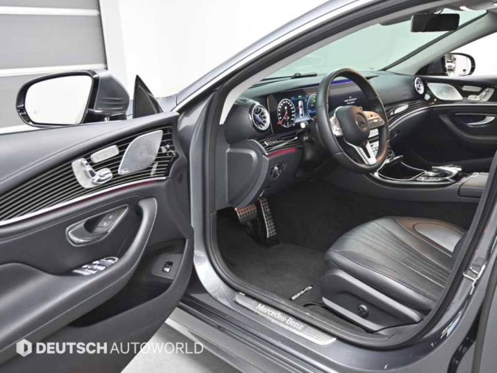 Mercedes-Benz CLS-Class — photo 11