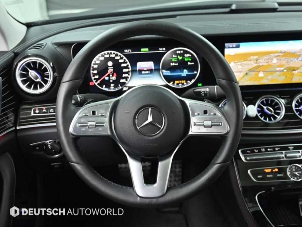 Mercedes-Benz CLS-Class — photo 13