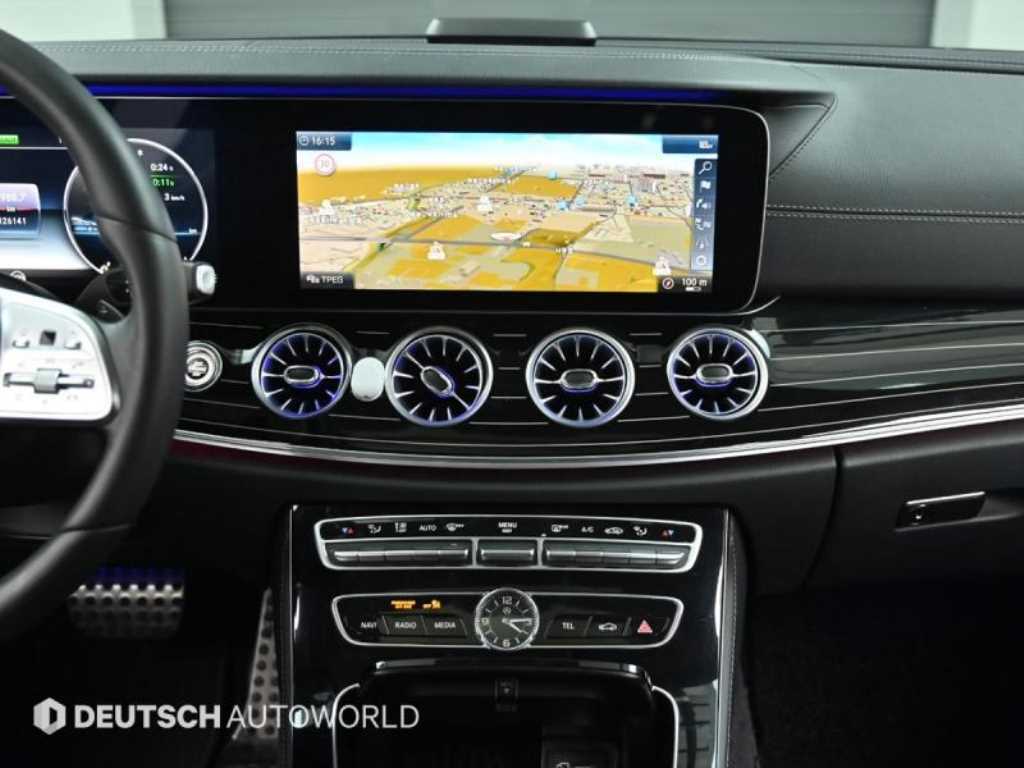 Mercedes-Benz CLS-Class — photo 14