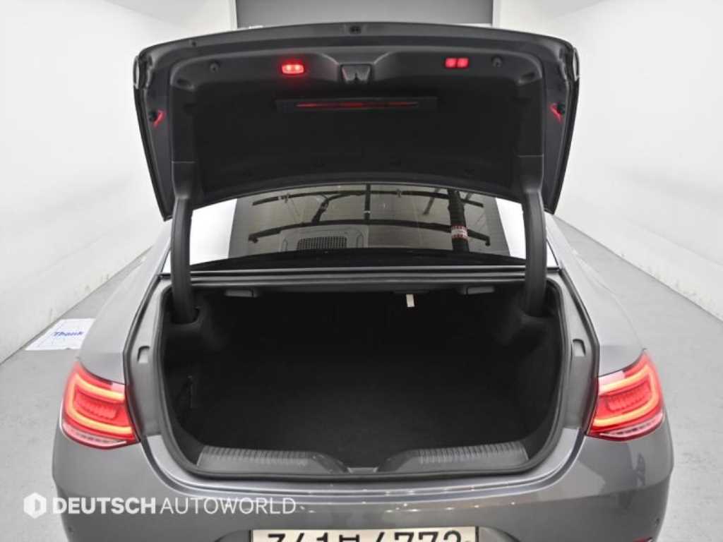 Mercedes-Benz CLS-Class — photo 19