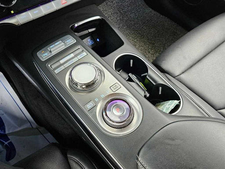 Genesis GV70 — photo 09