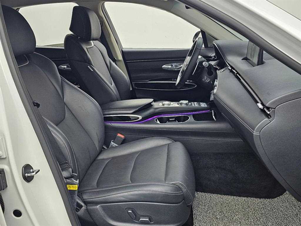 Genesis GV70 — photo 10