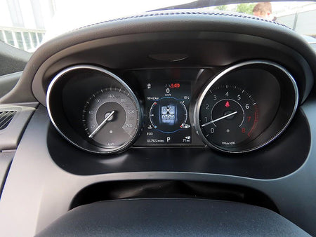 Jaguar E-PACE — photo 09