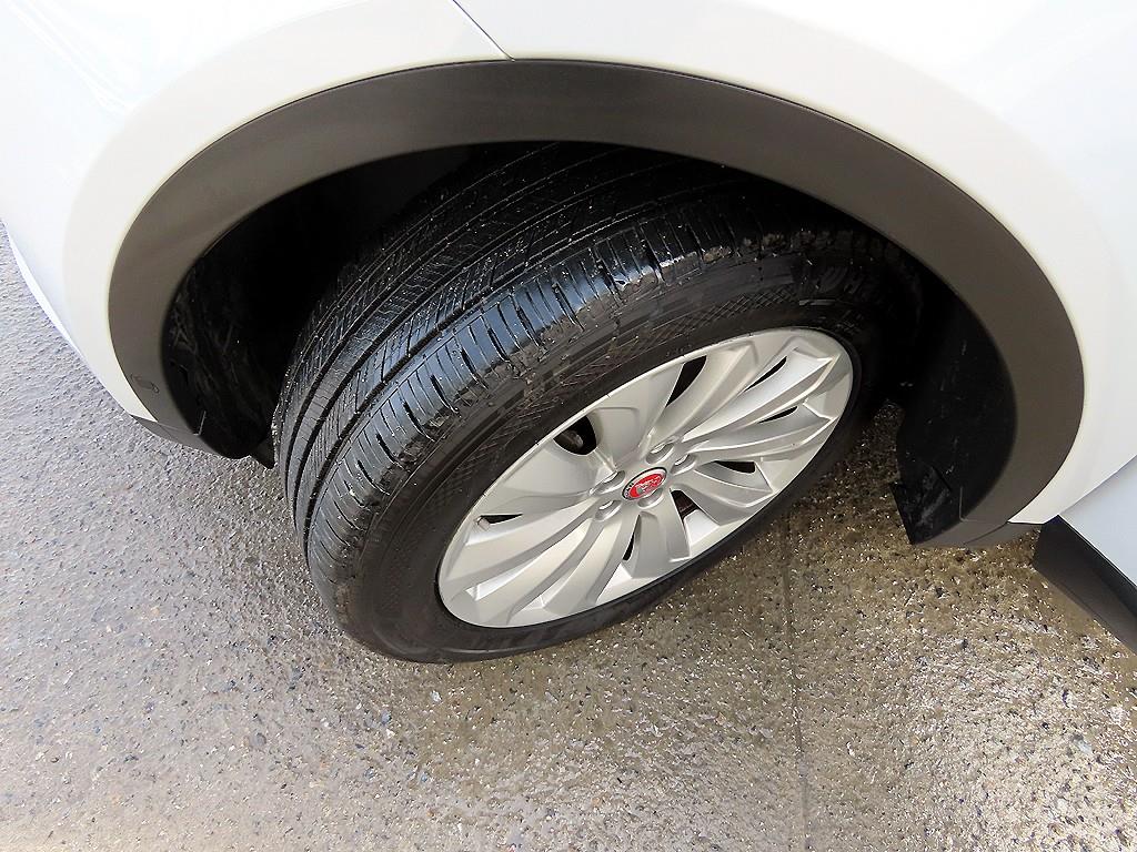 Jaguar E-PACE — photo 20