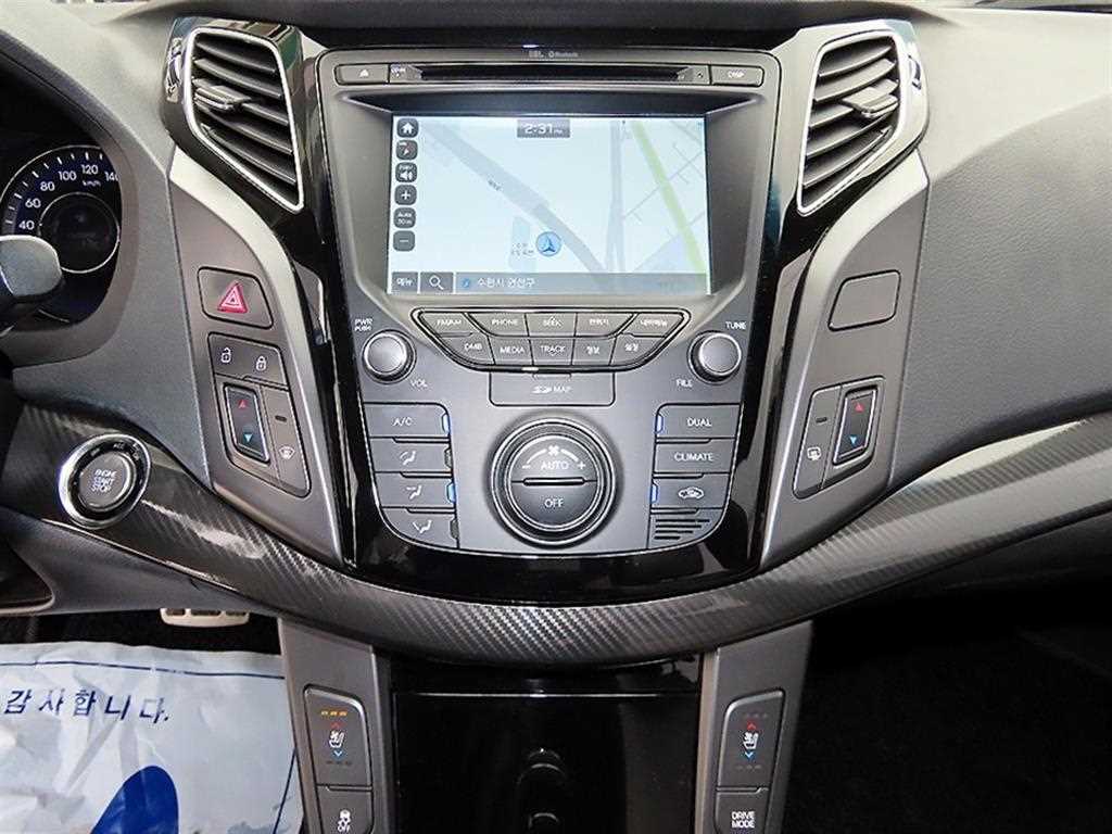 Hyundai i40 — photo 13