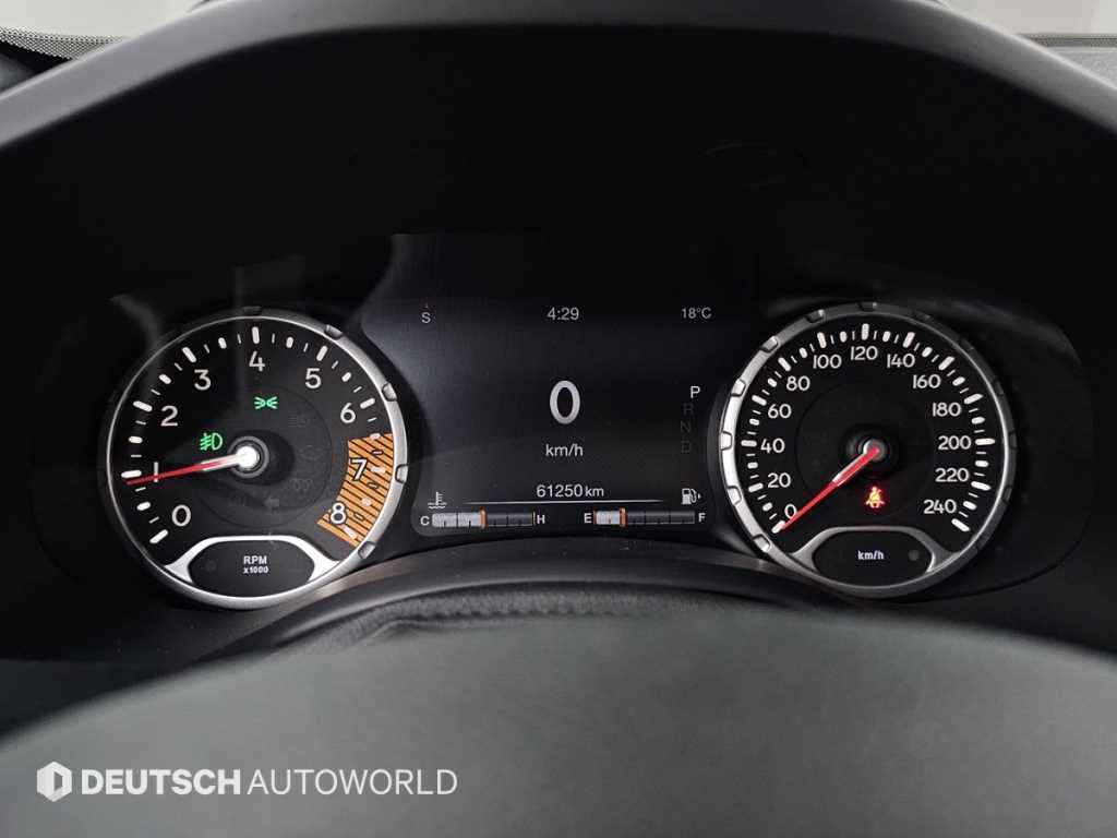 Jeep Renegade — photo 08