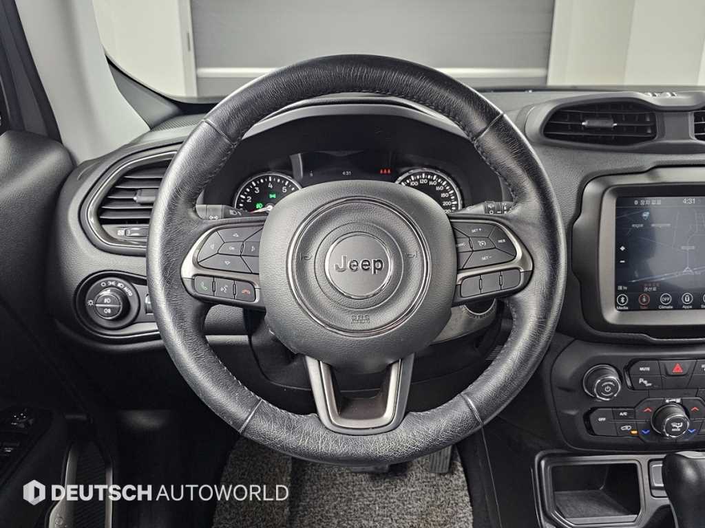 Jeep Renegade — photo 13