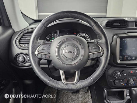 Jeep Renegade — photo 13