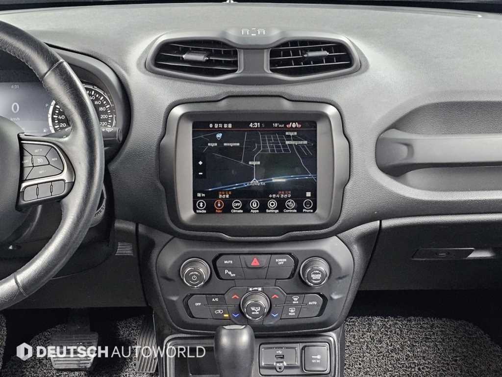 Jeep Renegade — photo 14