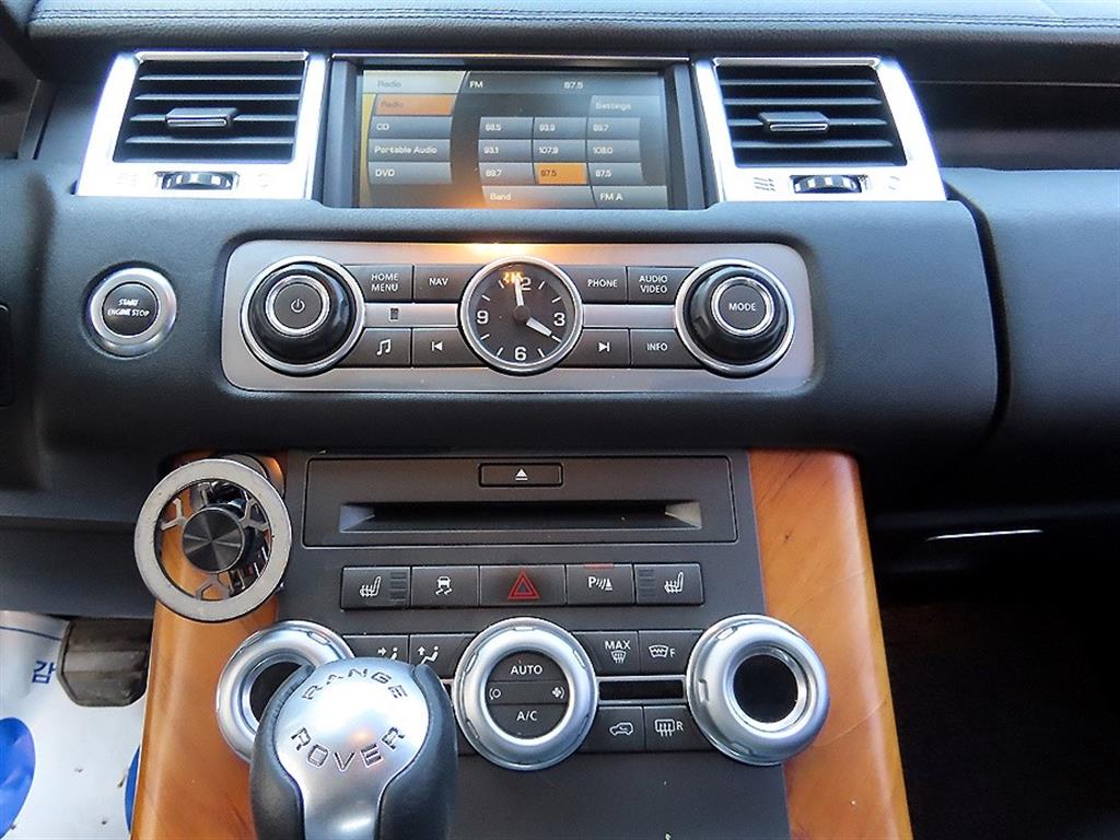 Land Rover Range Rover Sport — photo 11