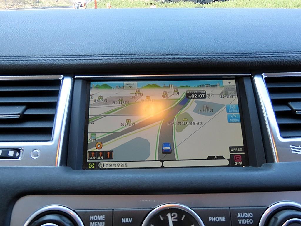 Land Rover Range Rover Sport — photo 12