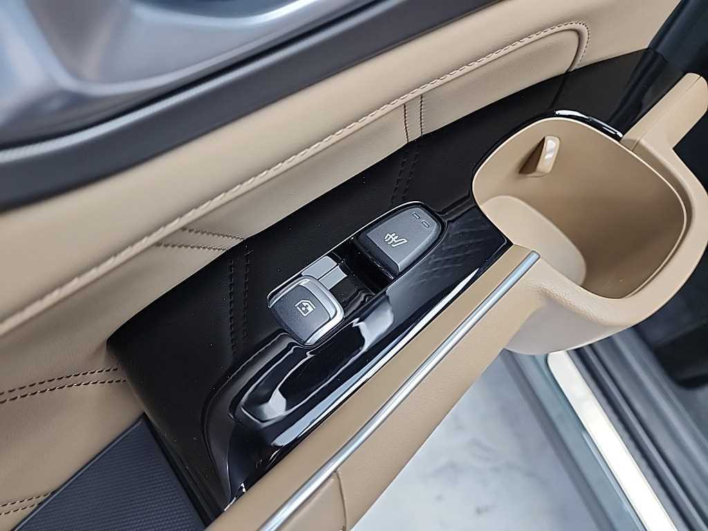 Kia Sorento — photo 14