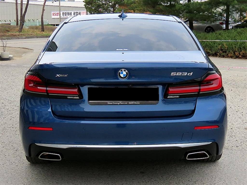 BMW 5-Series — photo 04