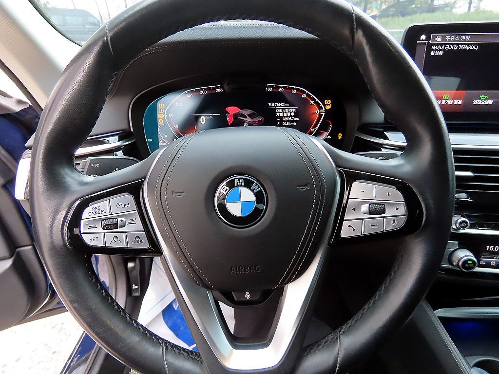 BMW 5-Series — photo 08