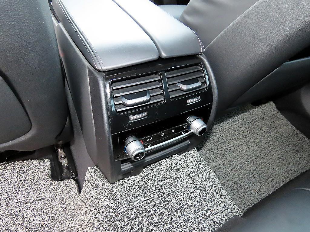 BMW 5-Series — photo 16