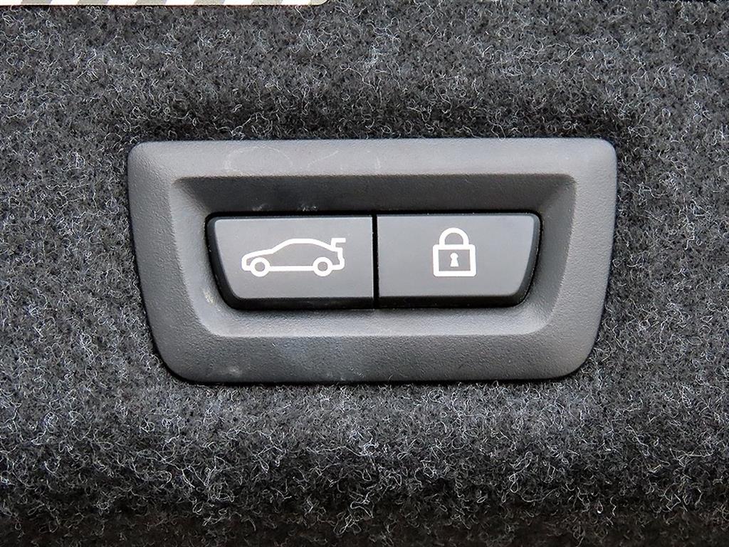 BMW 5-Series — photo 17