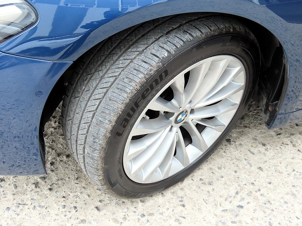 BMW 5-Series — photo 20