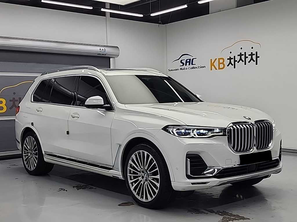 BMW X7 — photo 04