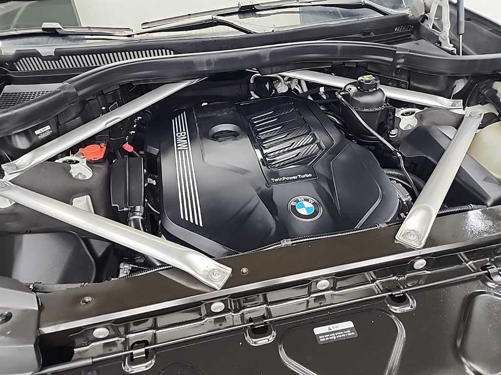 BMW X7 — photo 05