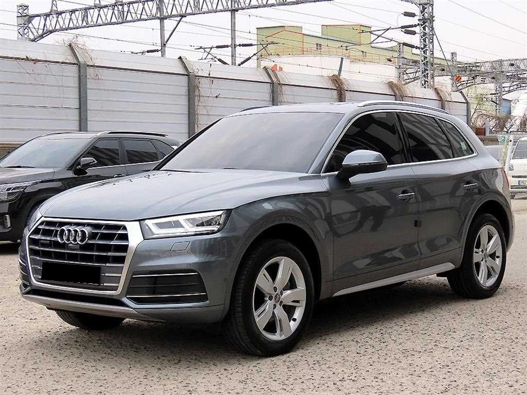 Audi Q5 — photo 01