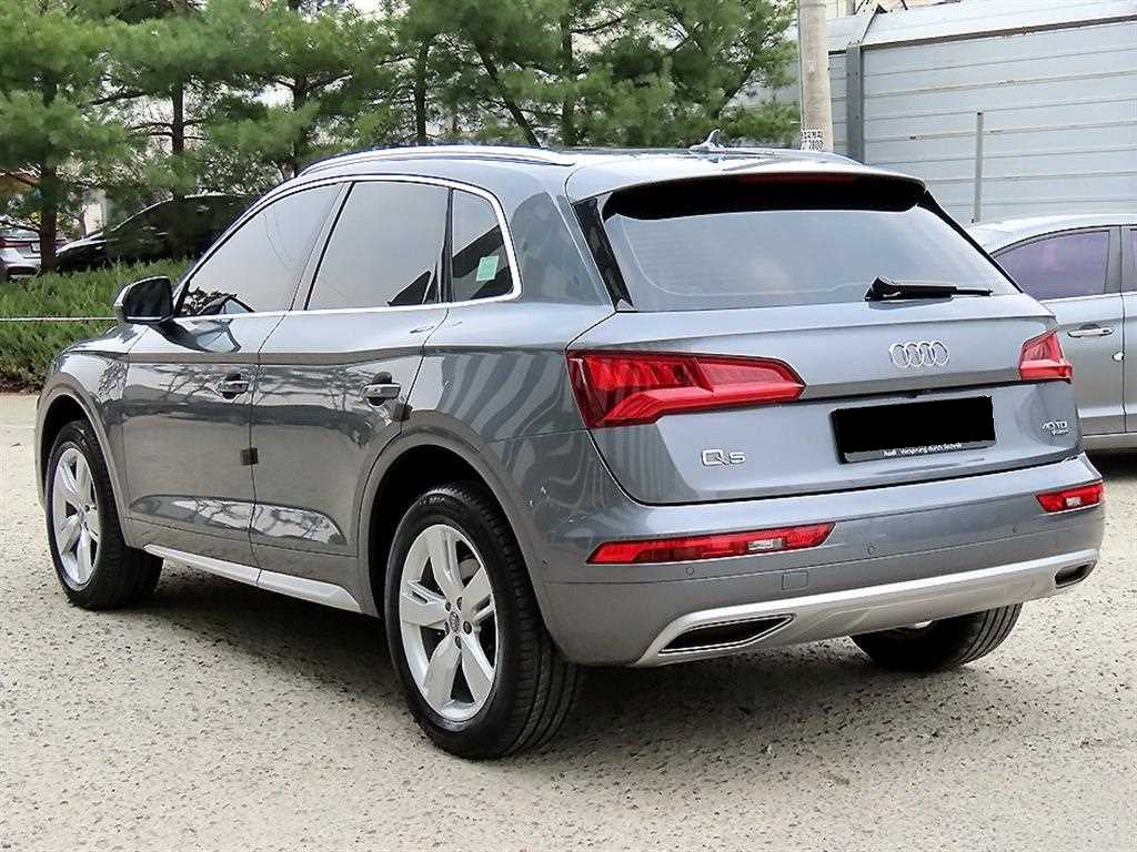 Audi Q5 — photo 03