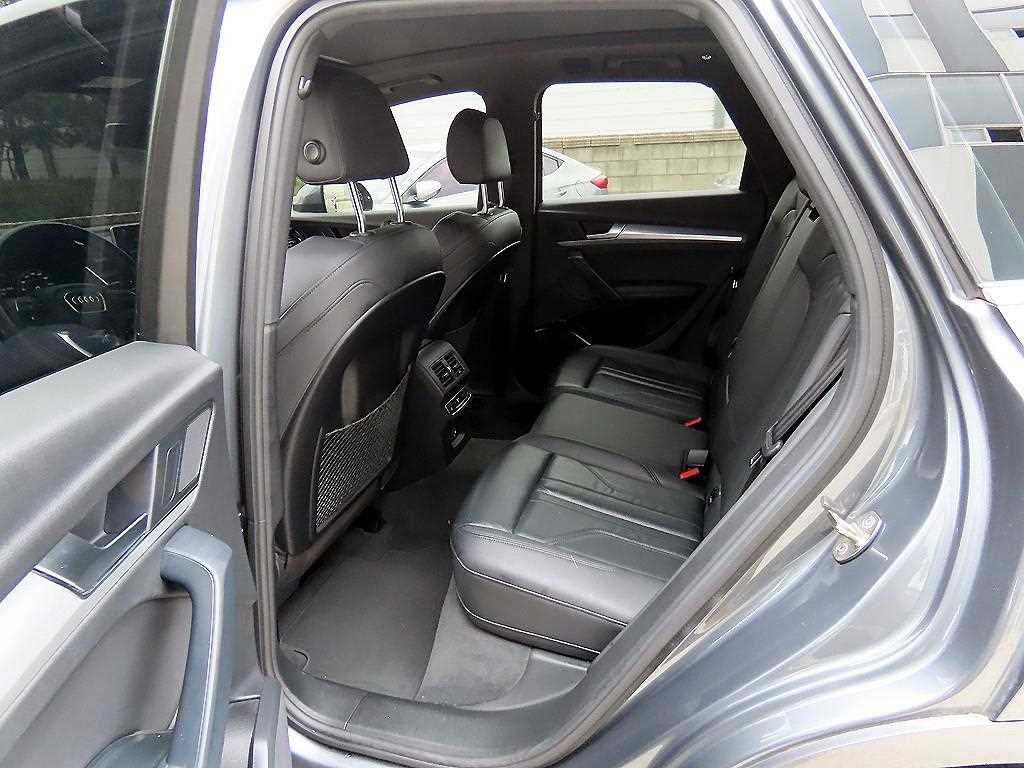 Audi Q5 — photo 06