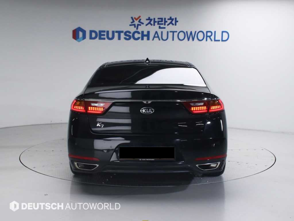 Kia K7 — photo 04