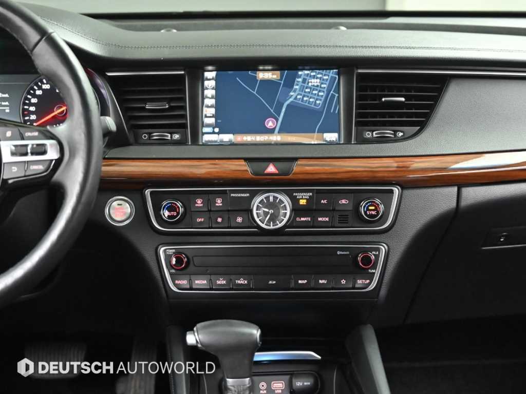 Kia K7 — photo 14