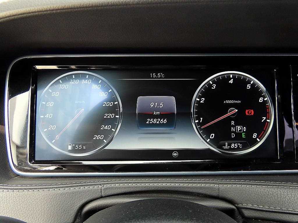 Mercedes-Benz S-Class — photo 09