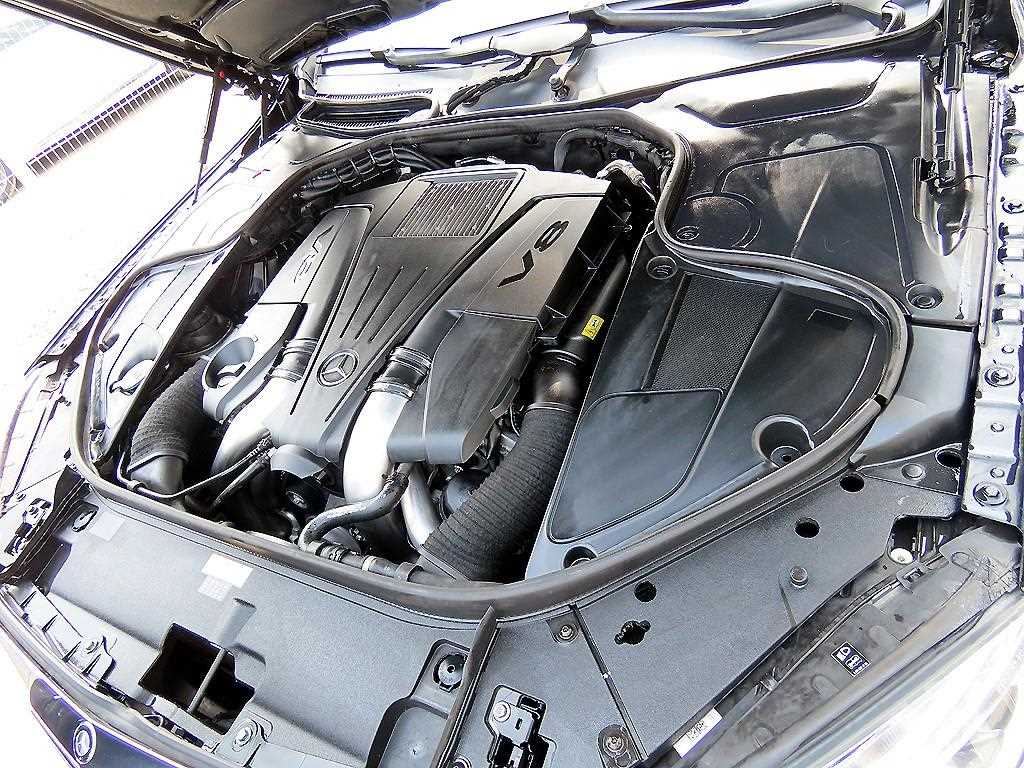 Mercedes-Benz S-Class — photo 19