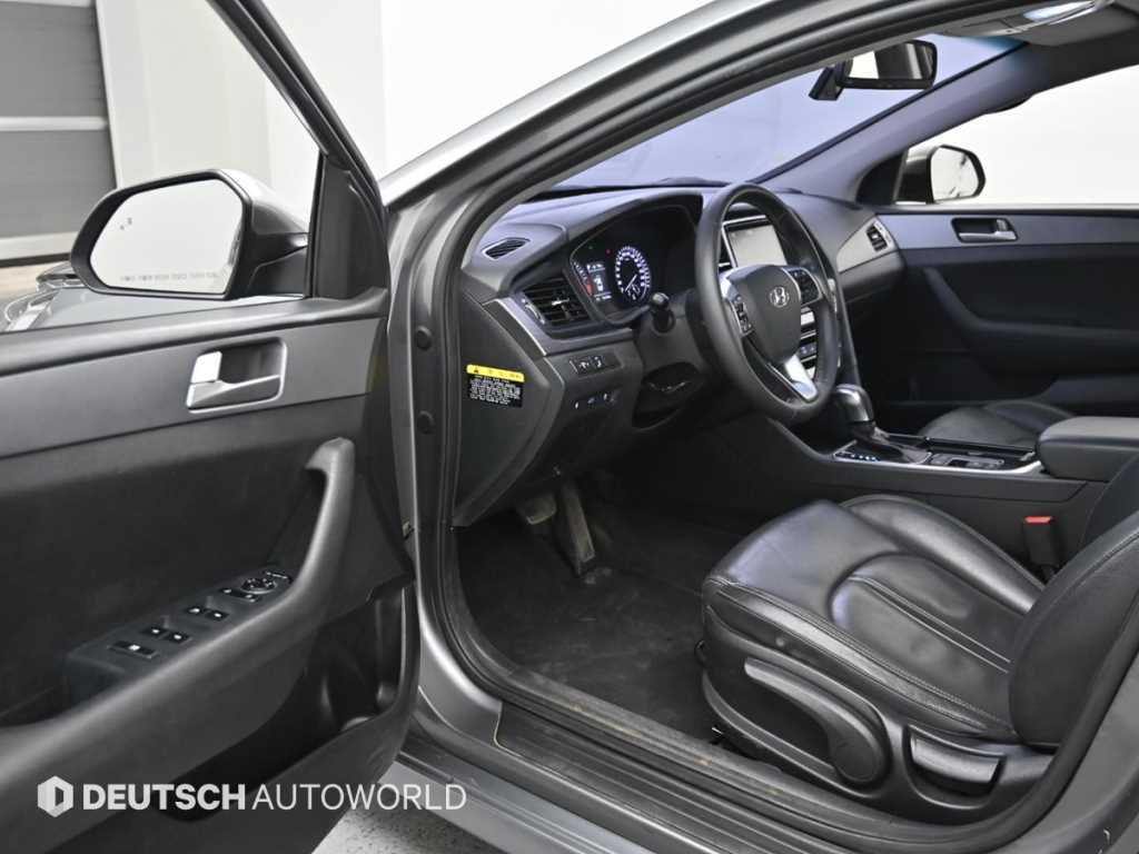 Hyundai Sonata — photo 11