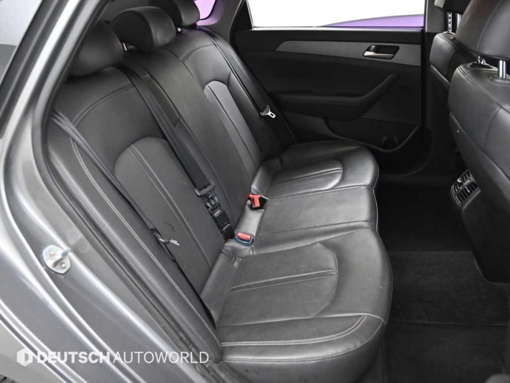 Hyundai Sonata — photo 12