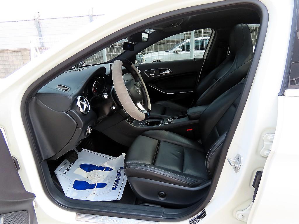 Mercedes-Benz GLA-Class — photo 05