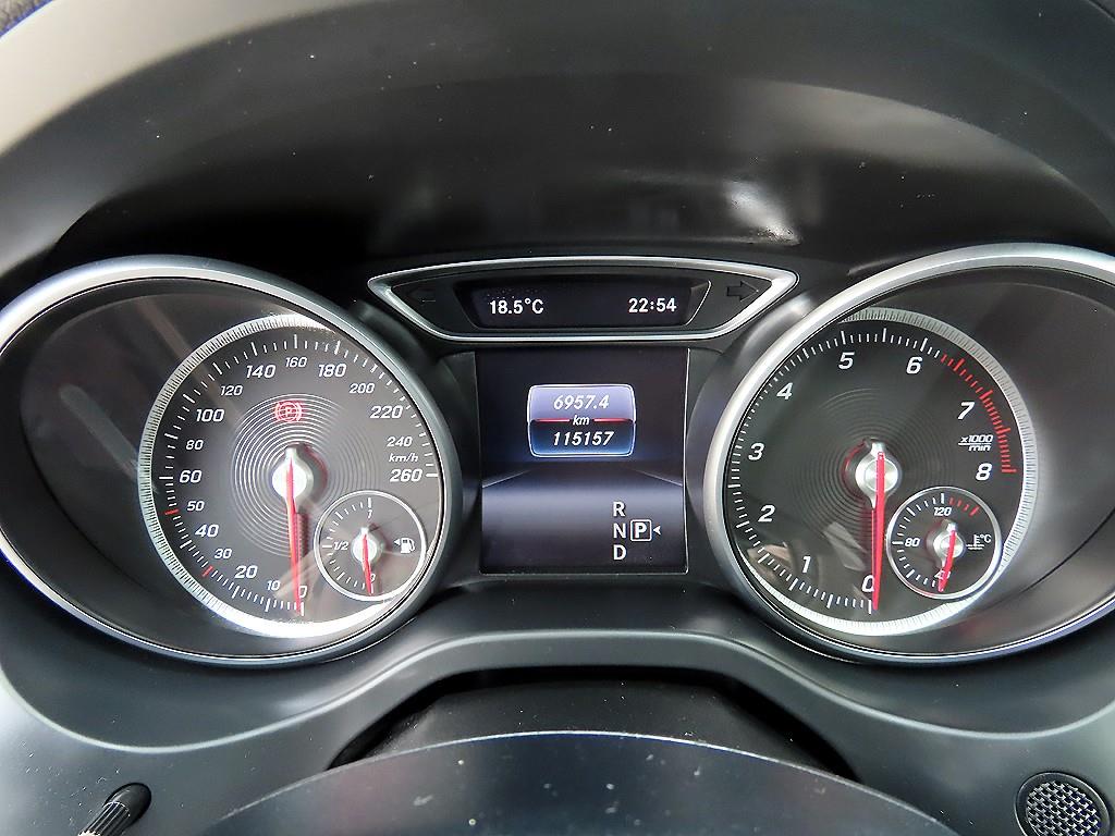 Mercedes-Benz GLA-Class — photo 09