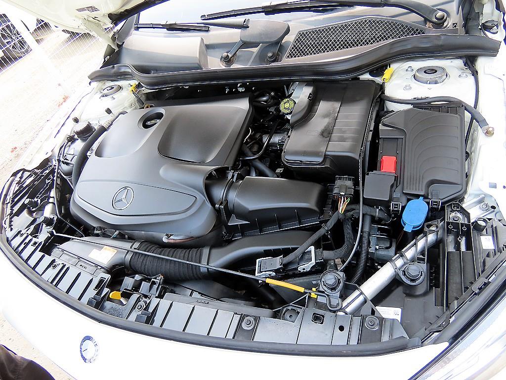 Mercedes-Benz GLA-Class — photo 19