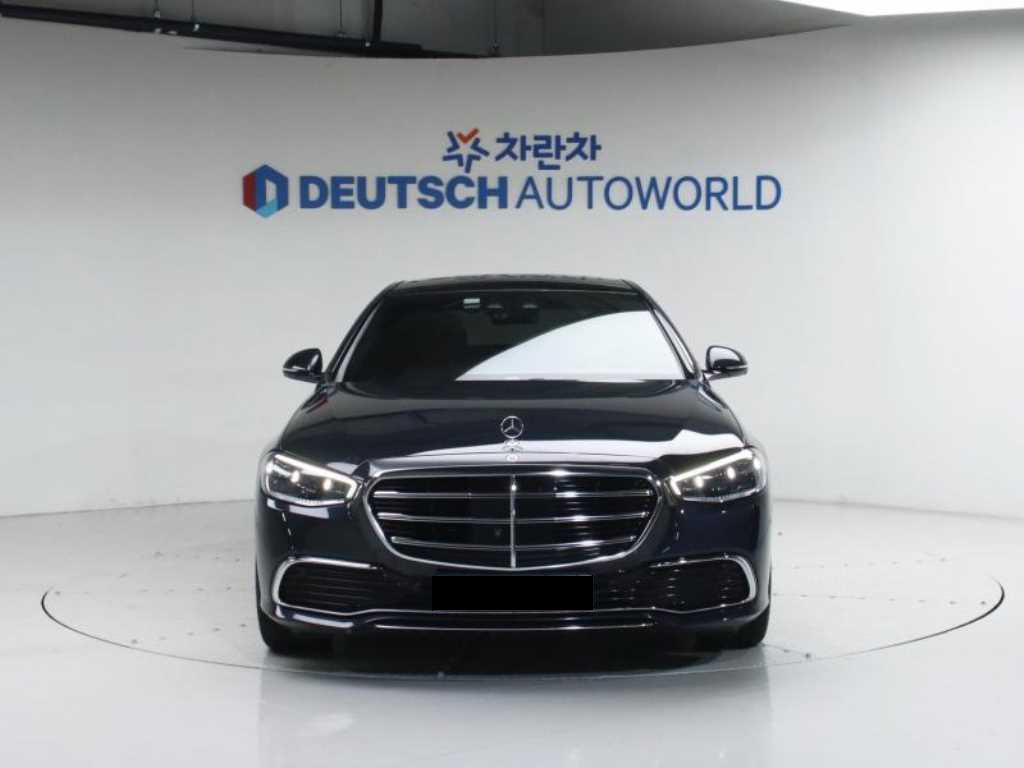 Mercedes-Benz S-Class — photo 01