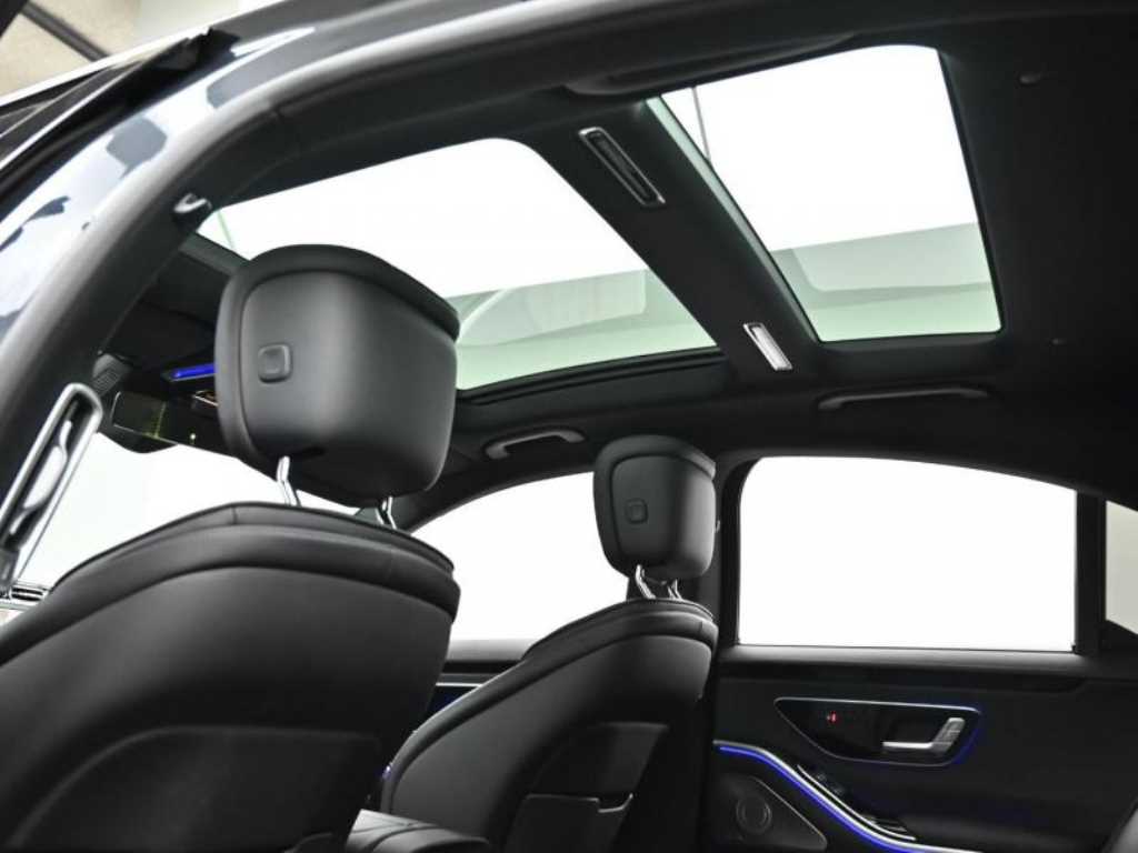 Mercedes-Benz S-Class — photo 18