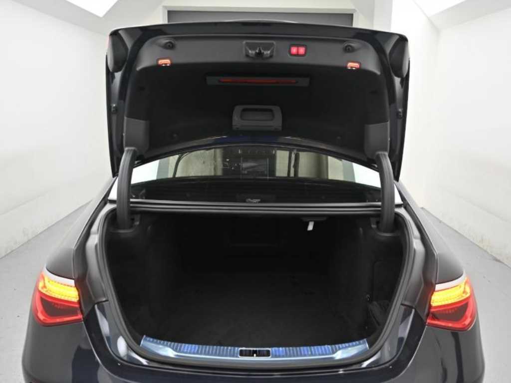 Mercedes-Benz S-Class — photo 19