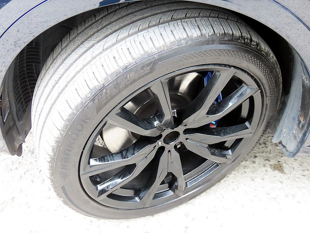 BMW X7 — photo 20