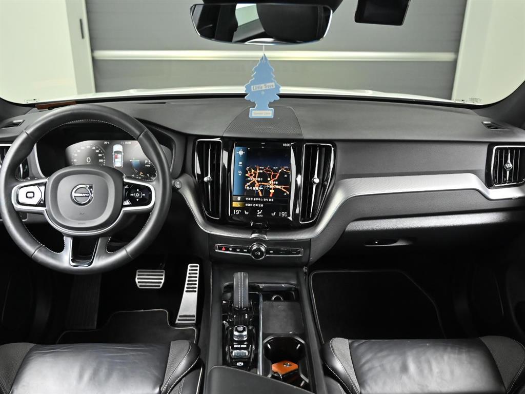 Volvo XC60 — photo 07
