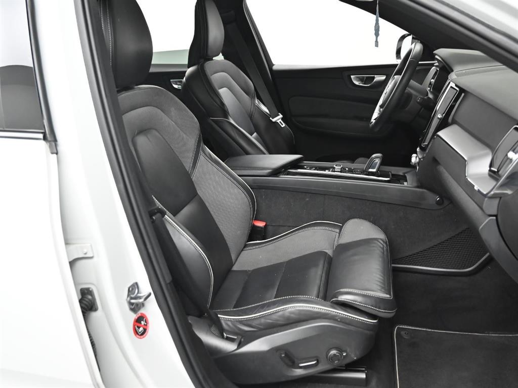 Volvo XC60 — photo 10