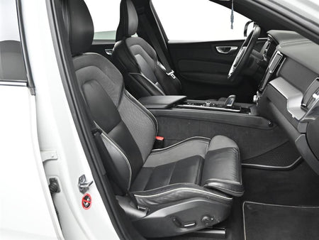 Volvo XC60 — photo 10